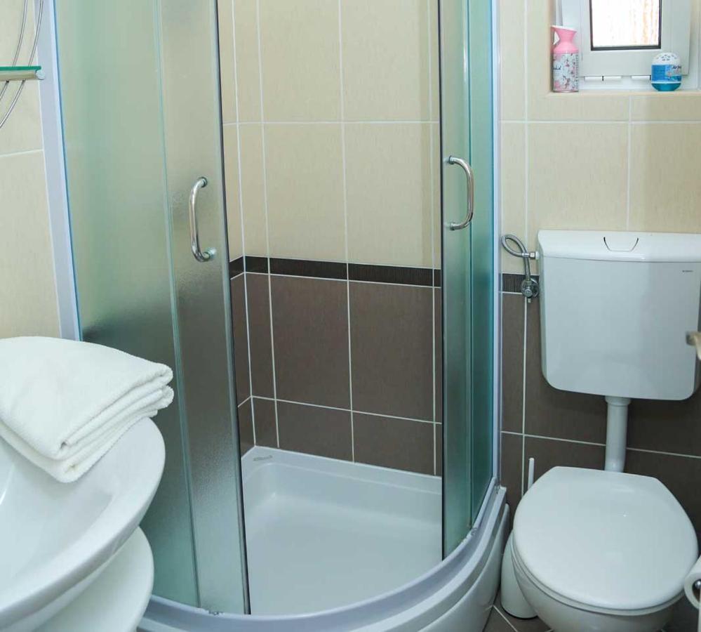 Adrian-Apartments-51511-Malinska-Otok-Krk Primorska 21 외부 사진