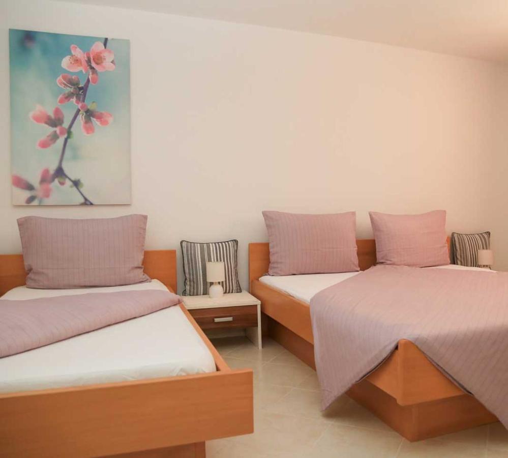 Adrian-Apartments-51511-Malinska-Otok-Krk Primorska 21 외부 사진