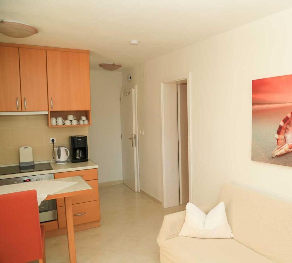 Adrian-Apartments-51511-Malinska-Otok-Krk Primorska 21 외부 사진